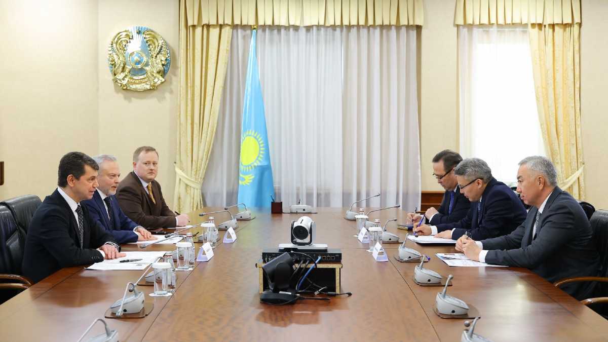 Казахстан и Украина договорились активизировать деловые контакты