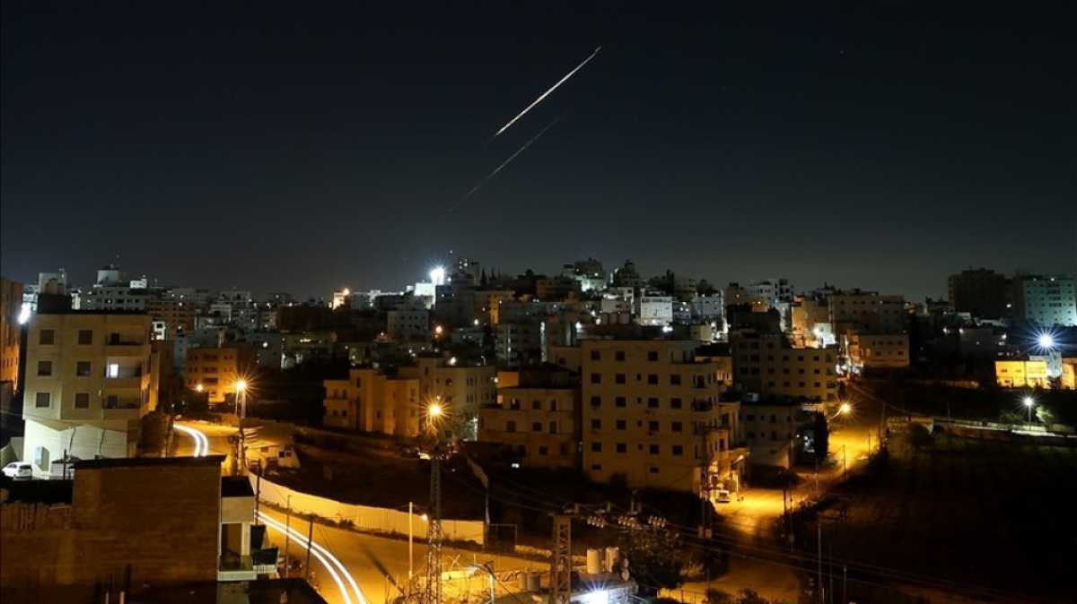 Иран нанес удары по объектам Израиля и США — СМИ