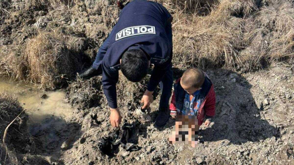 3-летнего мальчика нашли в степи в Абайской области