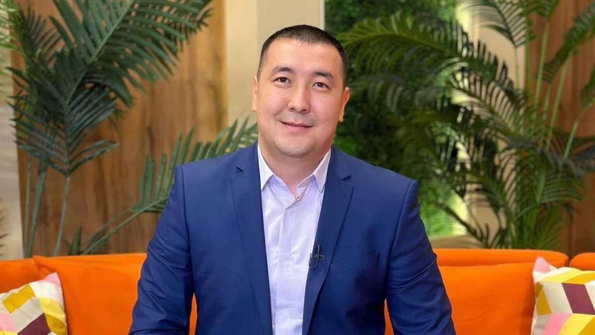 Блогера Адилетхана Молдахана арестовали на два месяца