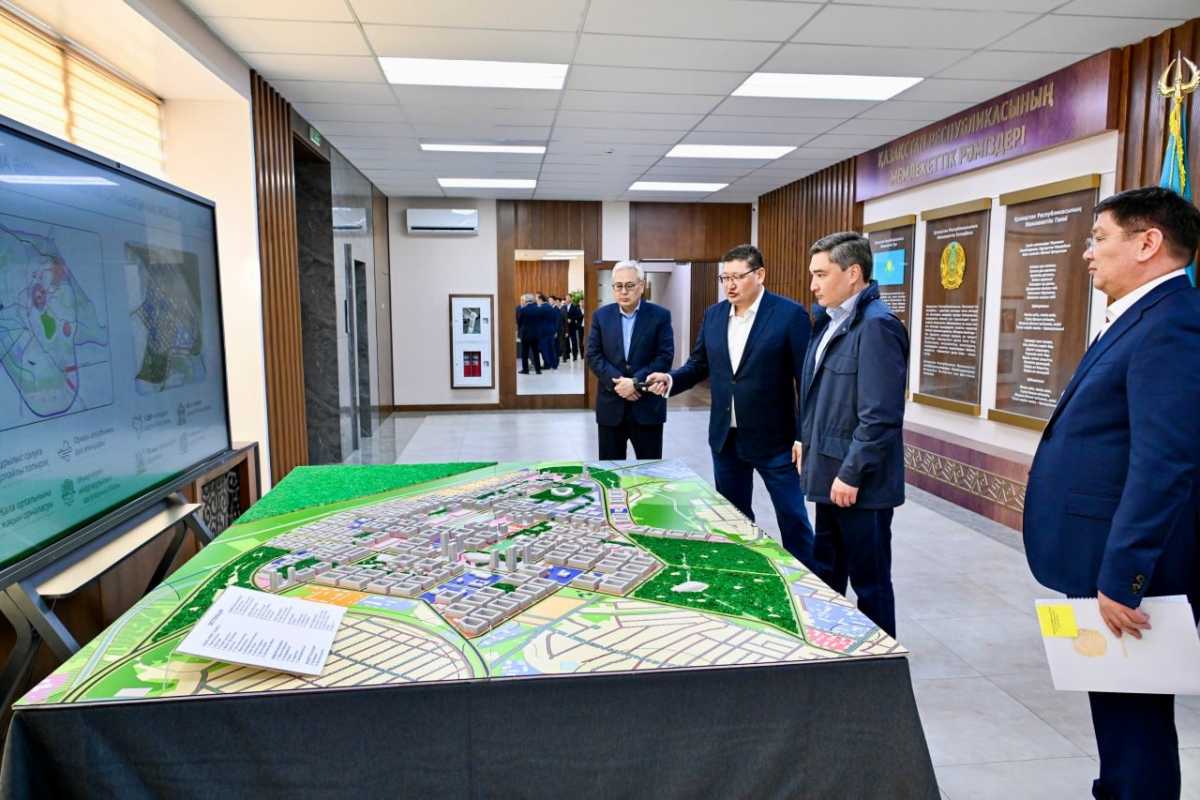 Бектенову представили мастер-план развития побережья Алаколя