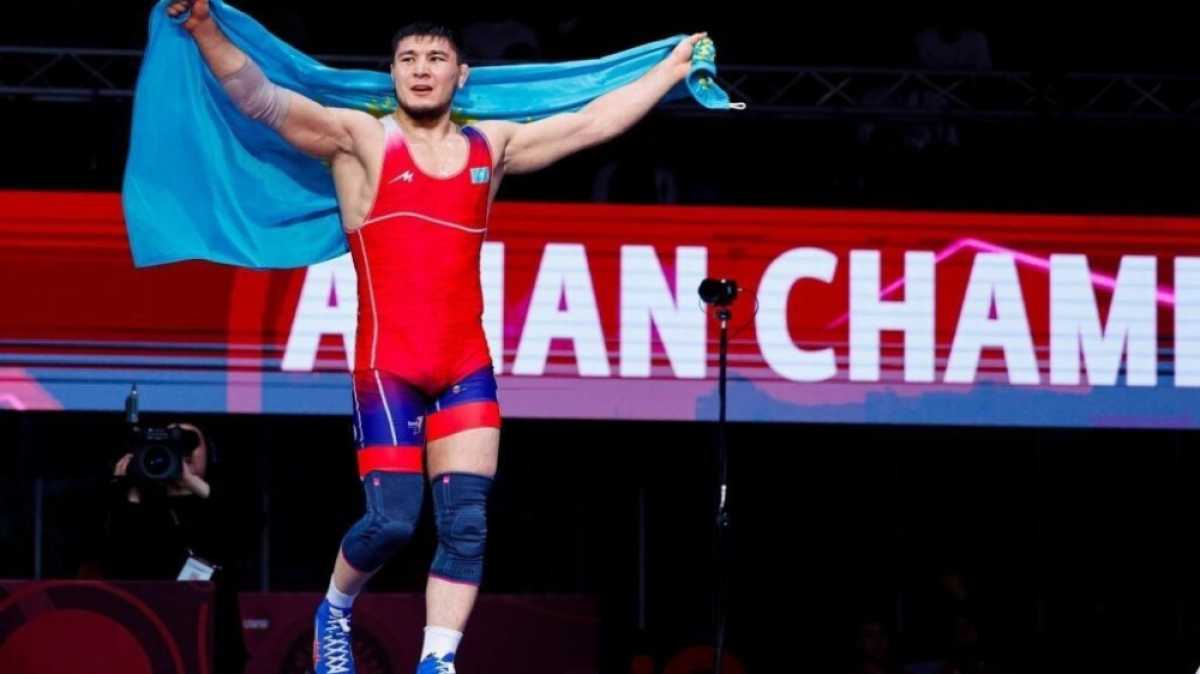 Казахстанские борцы-вольники завоевали две медали на чемпионате Азии