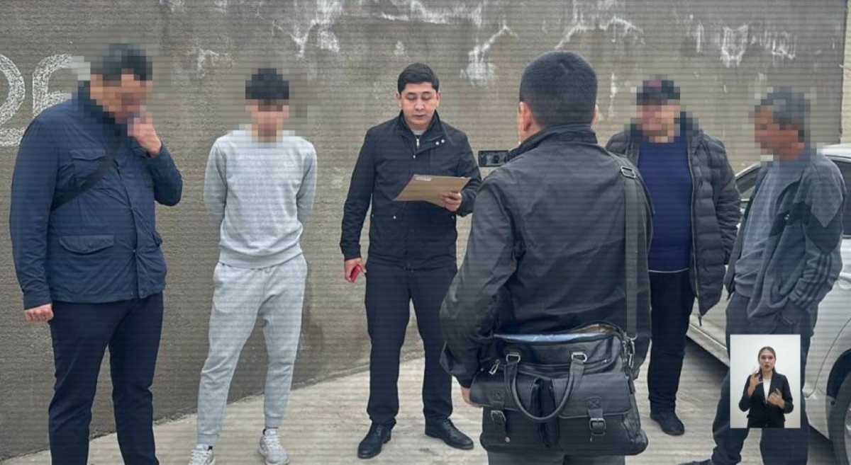 Паспорта, деньги и оружие: канал незаконной миграции ликвидировали в Шымкенте