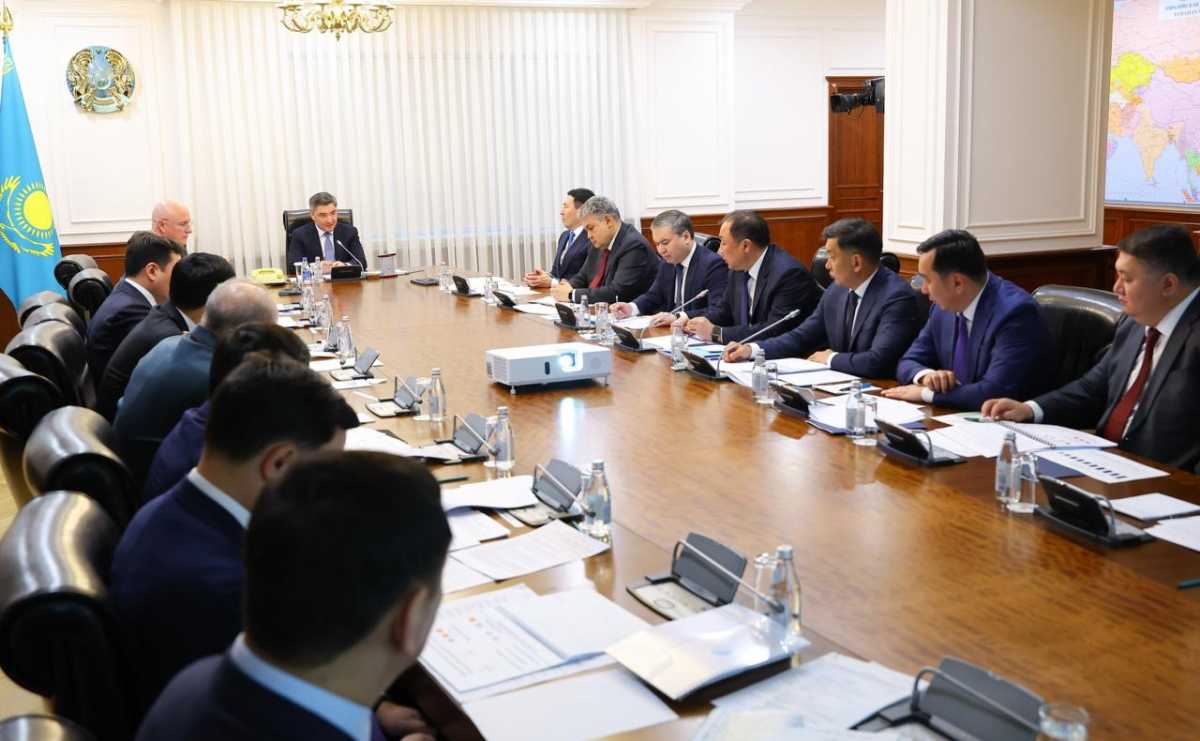 Бектенов раскритиковал темпы модернизации транспортной инфраструктуры