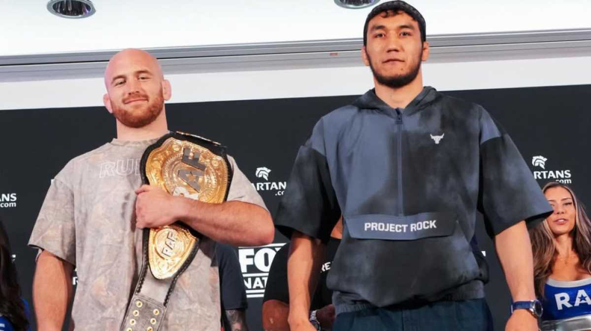 Чемпион мира из Казахстана проиграл Кайлу Снайдеру в схватке за титул