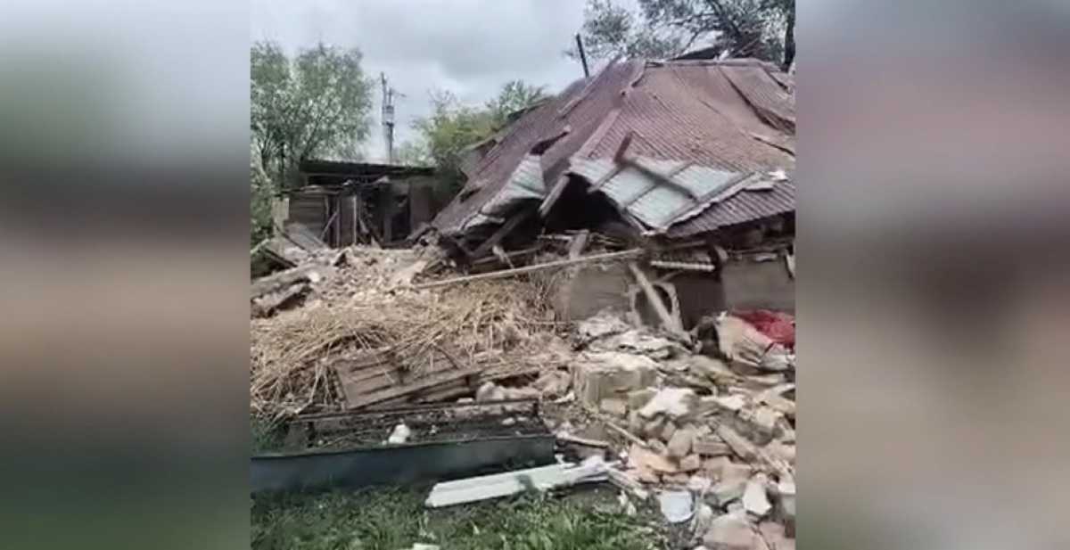 Мощный взрыв разрушил дом в Алматинской области: пострадали женщина и трое детей