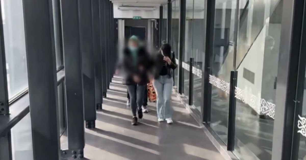 Казахстанку, подозреваемую в хищении 230 тысяч долларов, экстрадировали из Греции