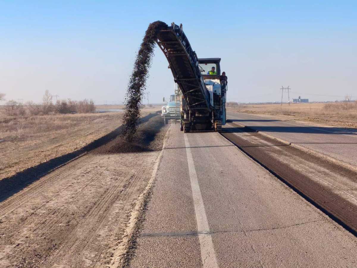 В Казахстане стартовал дорожно-строительный сезон