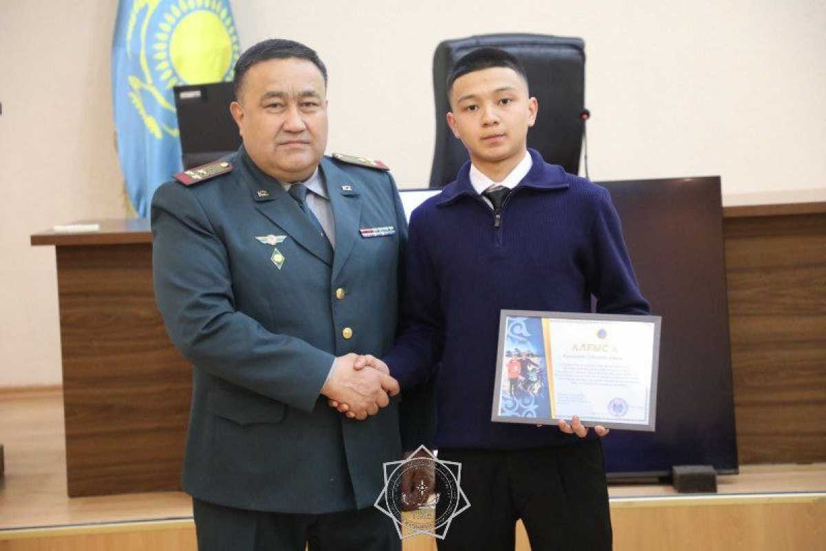 18-летнего волонтёра наградили за помощь в поисках пропавшего подростка в Карагандинской области
