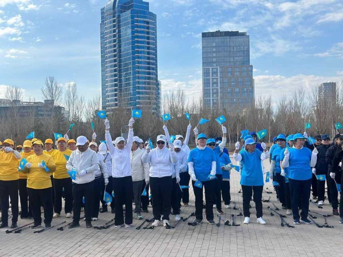 «Денсаулық – зор байлық»: пенсионеры Астаны провели оздоровительный флешмоб