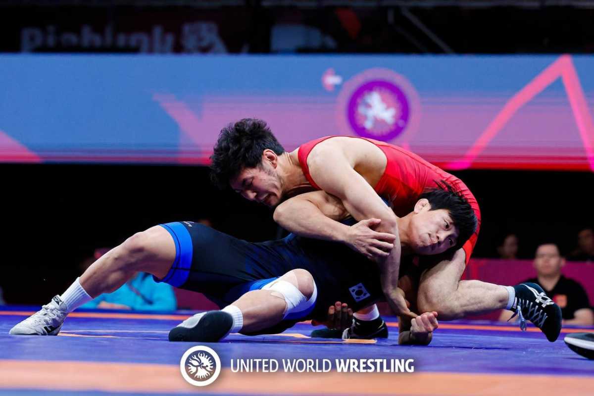 Казахстанец Алматбек Аманбек вышел в финал чемпионата Азии по греко-римской борьбе
