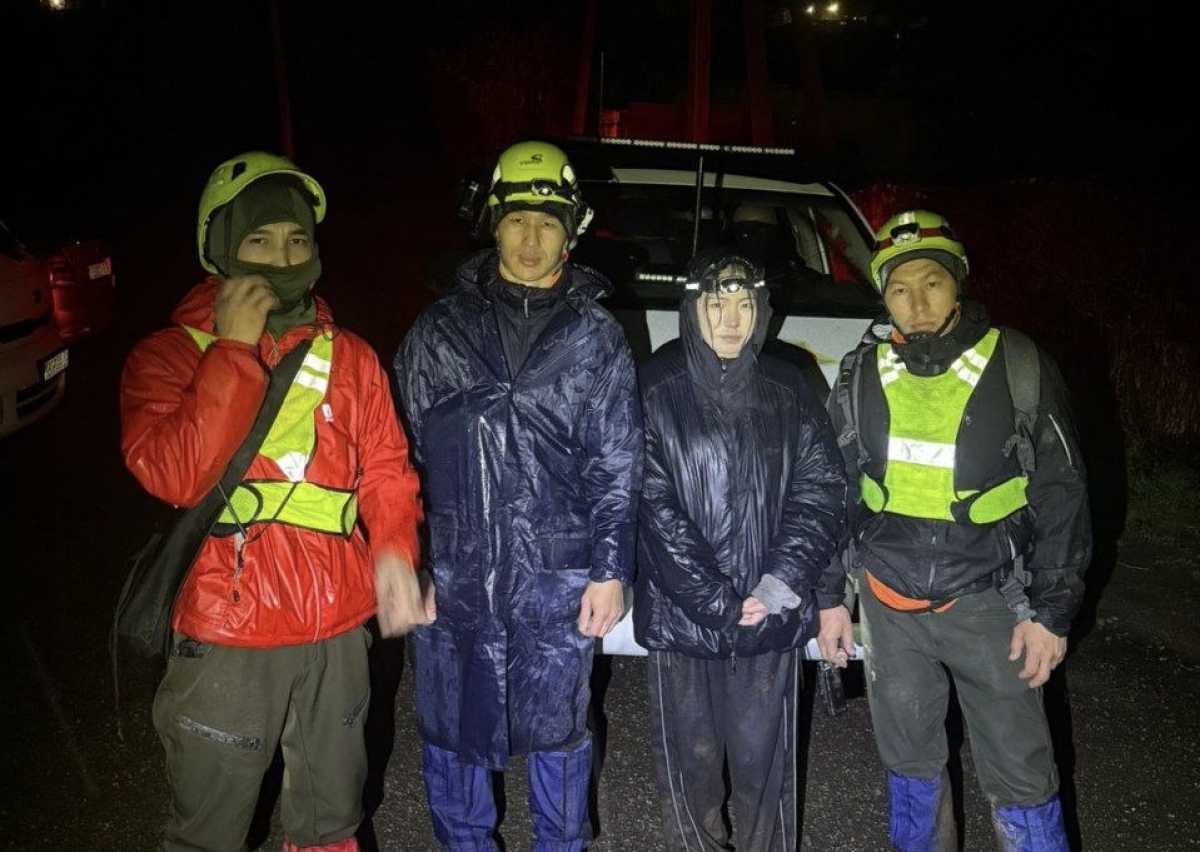 17-летнюю туристку спасли в горах Алматы