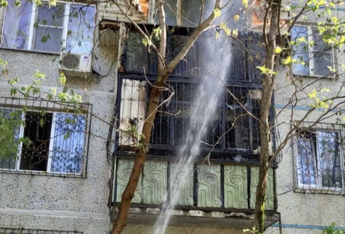 4 человек спасли при пожаре в многоэтажке в Алматы