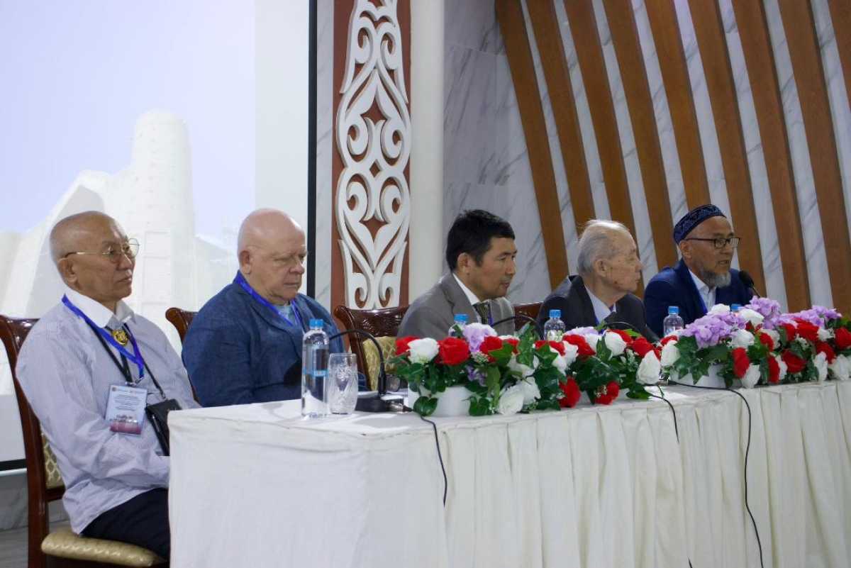 Выставка и научные доклады: в Туркестане состоялся международный семинар о сохранении мавзолея Ясави