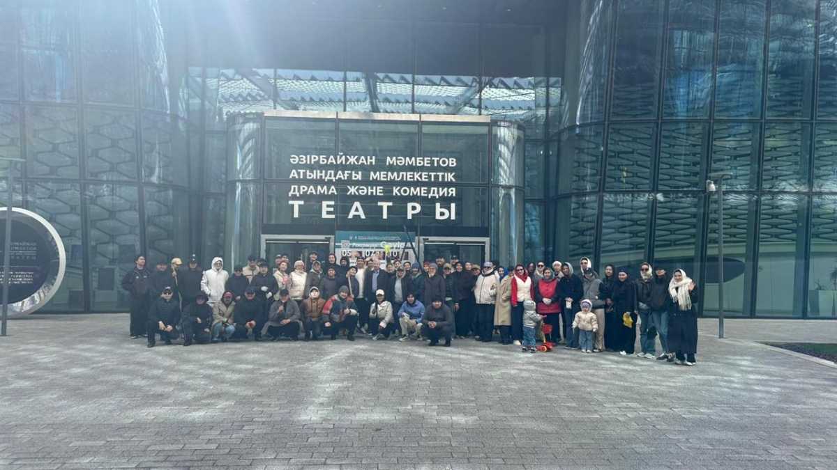 Сотни театралов столицы вышли в поддержку «Таза Казахстан»