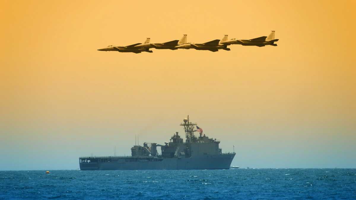 США готовятся к расширению военно-морской операции против Ирана - WSJ