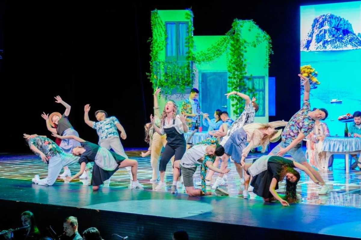 В Астане впервые выступил Восточно-Казахстанский театр драмы и оперетты