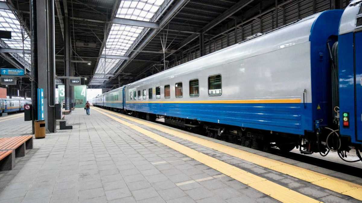 Спецвагоны для людей с особыми потребностями внедрят на ж/д составах в Казахстане