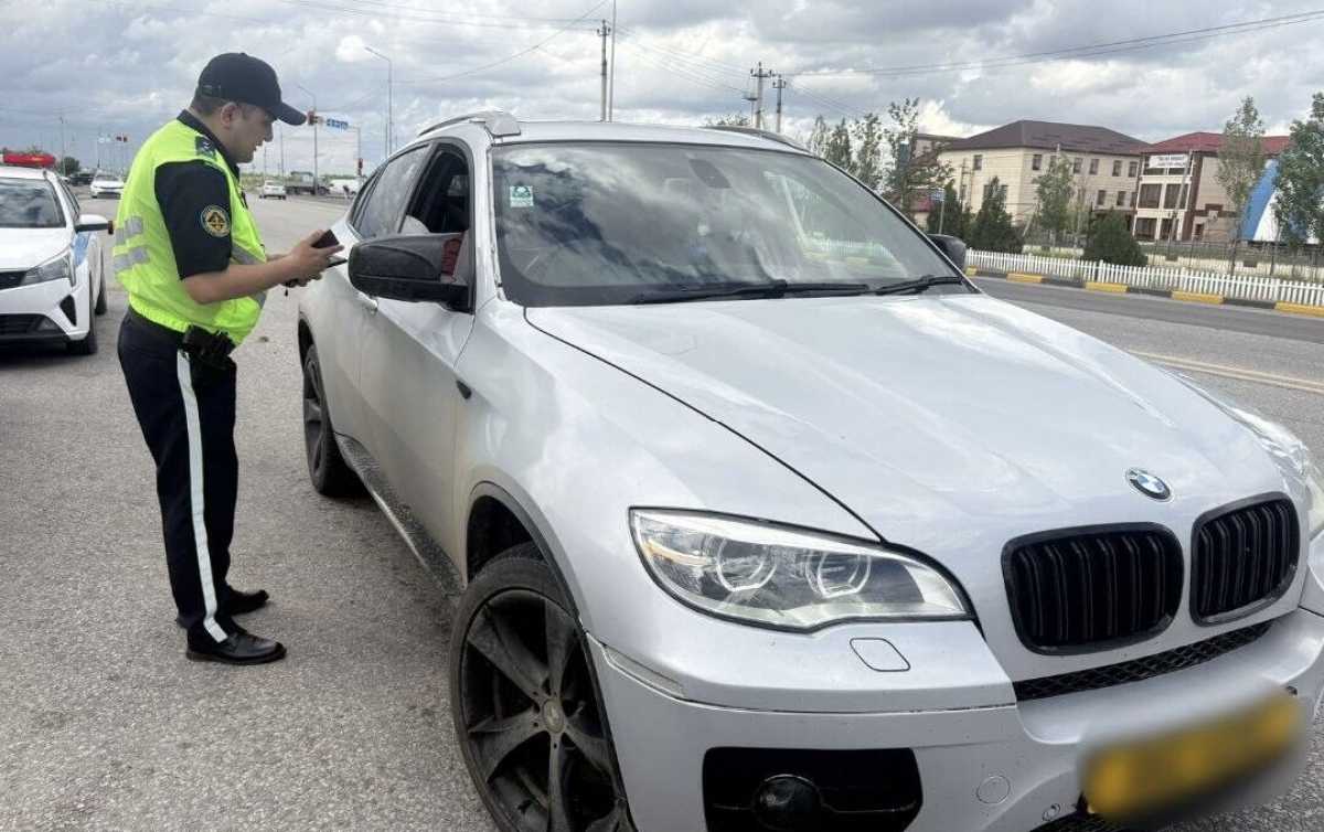 Телефоны, «встречка» и алкоголь: сотни нарушений выявили в Туркестане