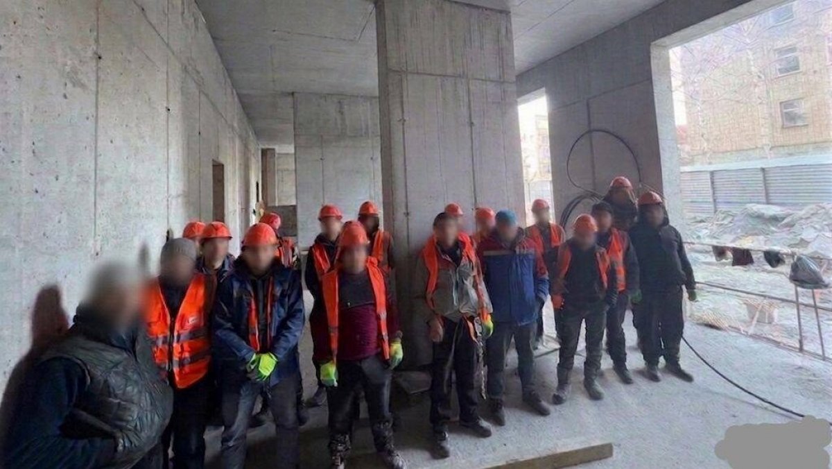 Работали без разрешения: иностранцев выдворили из страны в ВКО