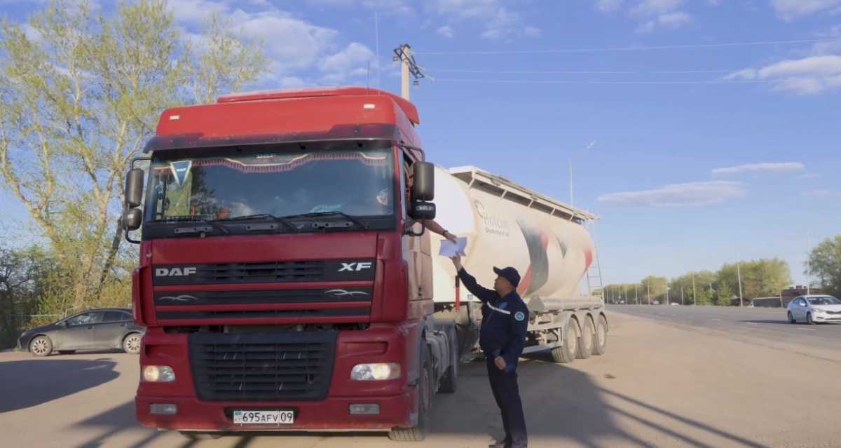 Более 300 нарушений и штрафы на 92 млн тг: в Астане усилили контроль за самосвалами
