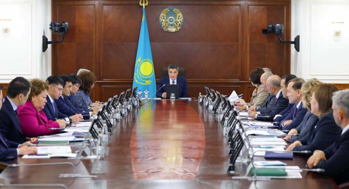 От цен до технологий: как будут развивать фармацевтику в Казахстане