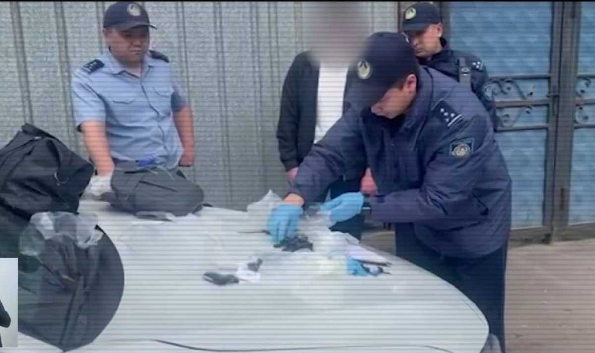 Более 6 тысяч доз не дошли до потребителей: наркокурьера задержали в Алматы