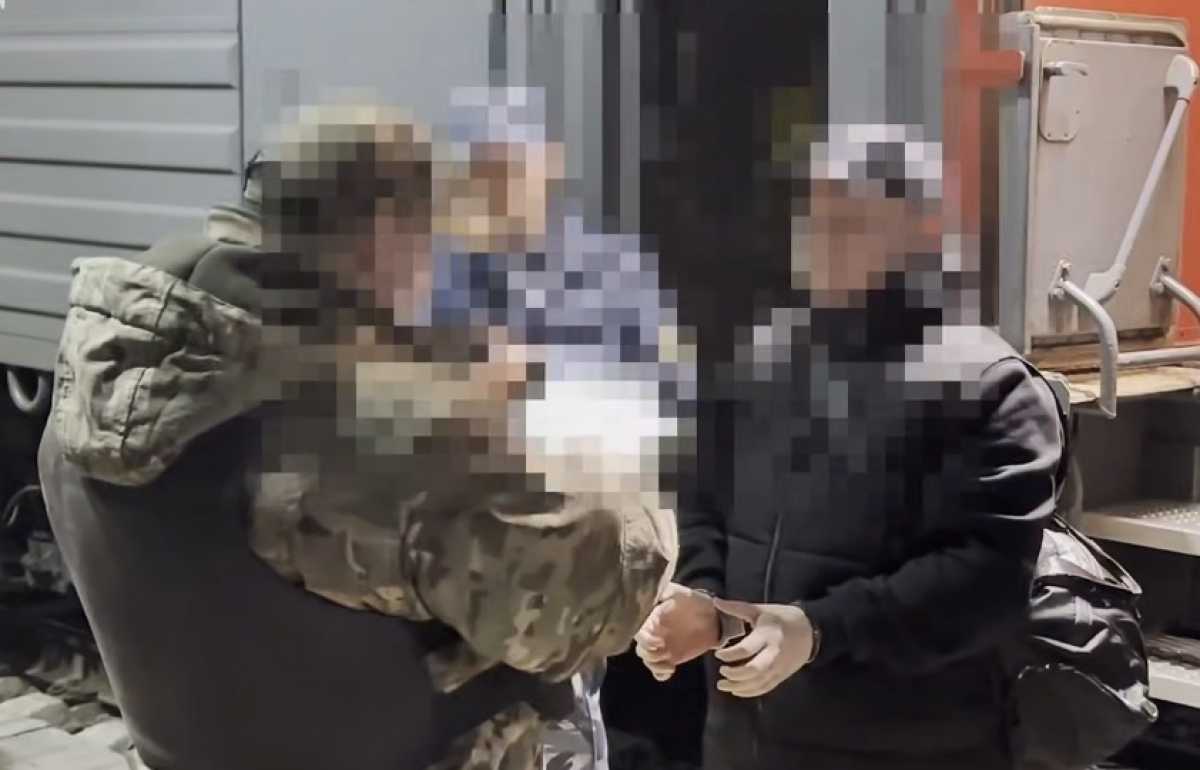 Казахстанца, подозреваемого в мошенничестве, экстрадировали из России