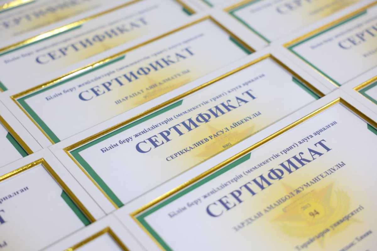 Более тысячи срочников в Казахстане получили образовательные гранты