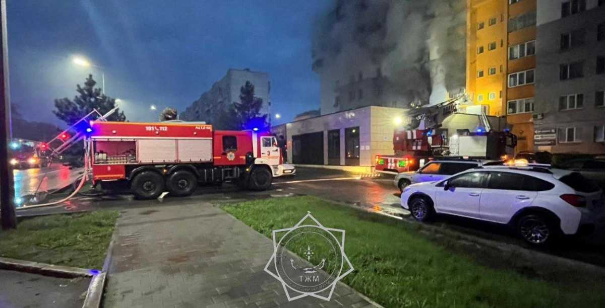 40 человек эвакуировали из-за пожара в многоэтажке в Петропавловске