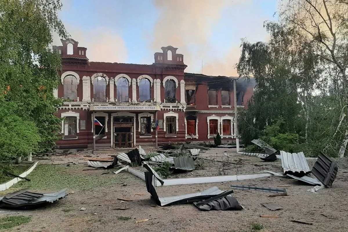 Обстрел общежития в ЛНР - в ответ Россия нанесла массированный ракетный удар по Украине