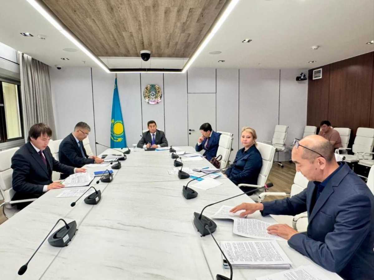 Айдарбек Сапаров провел личный прием граждан