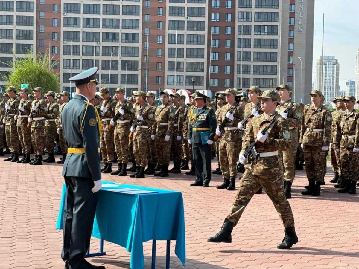 Студенты военной кафедры приняли присягу в Астане