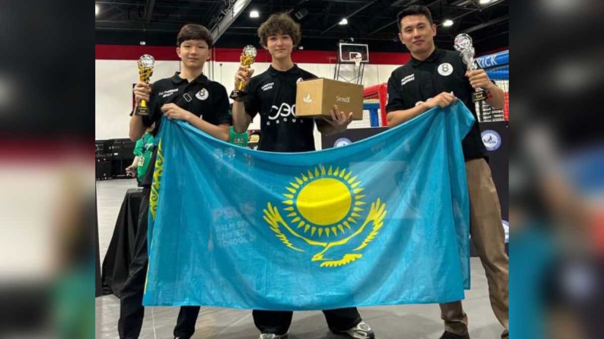 Школьник из Астаны стал лучшим пилотом на чемпионате по дрон-футболу в США