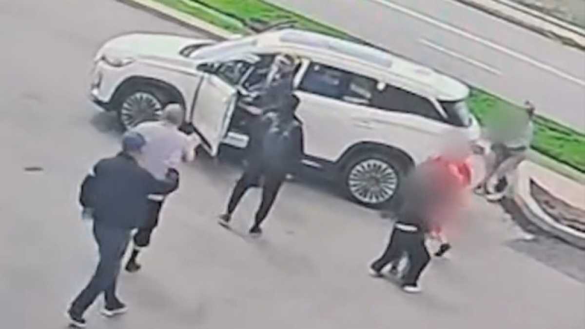 В Кокшетау автомобиль насмерть переехал женщину на парковке