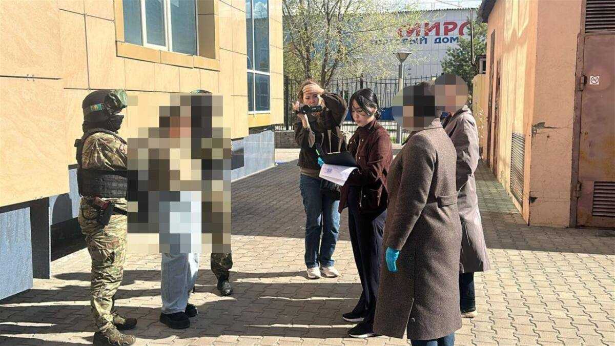 Женщину подозревают в вымогательстве 500 тысяч тенге в ЗКО