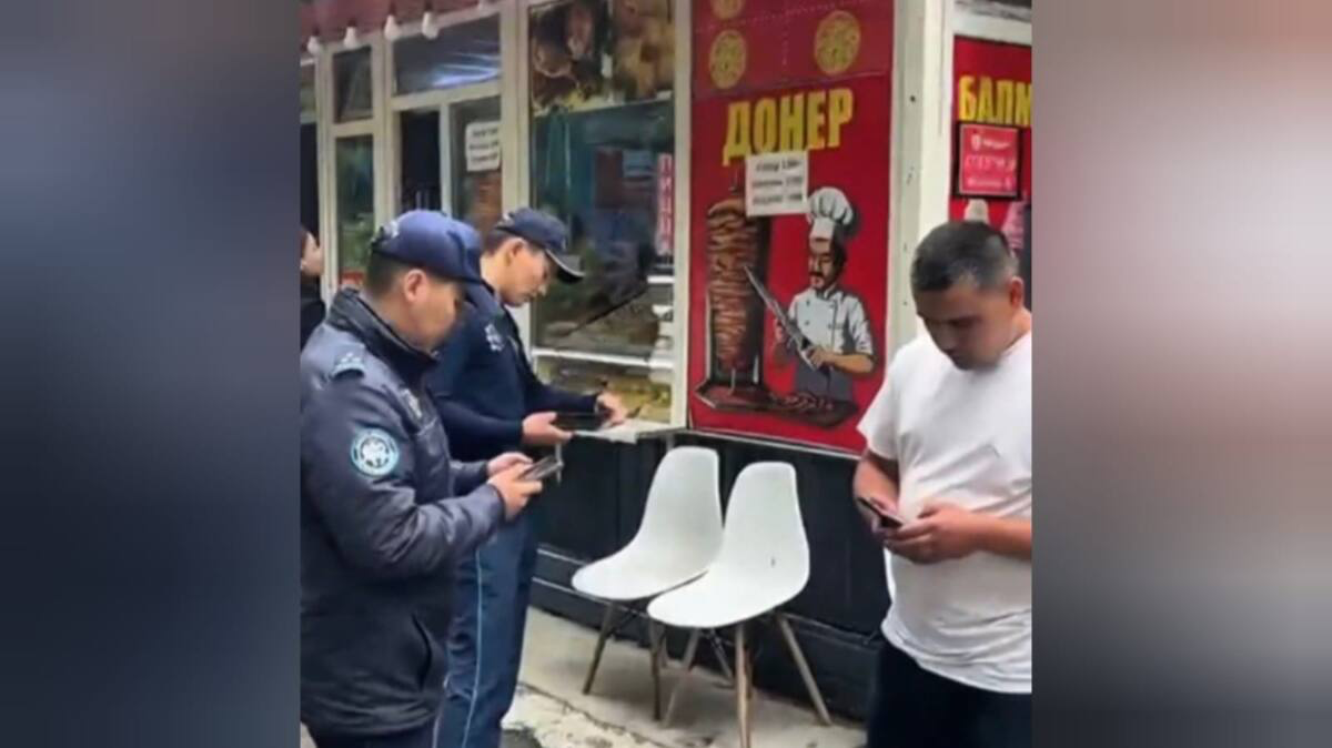 В Алматы усилили борьбу со стихийной торговлей