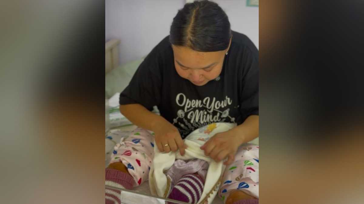 Жительница Алматы родила тройню и сразу стала матерью пятерых детей