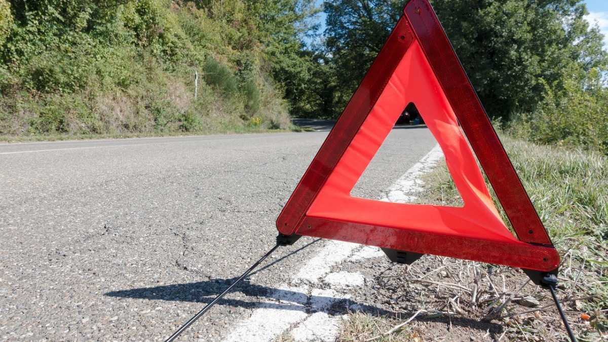 Иномарку вынесло на встречку: в Павлодаре пострадали дети