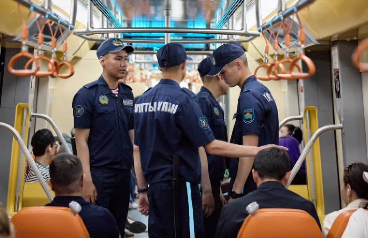 Военнослужащие Нацгвардии заступили на службу на станциях LRT в Астане