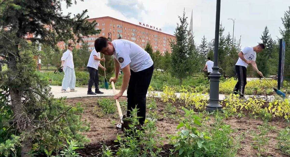 Полицейские приняли участие в экологической акции в Акмолинской области
