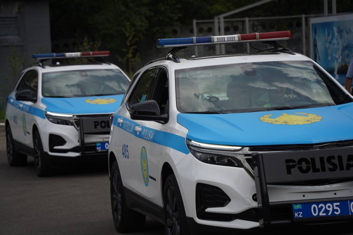 Более 100 автопатрулей вышли на улицы Астаны с предупреждением о кибермошенничестве