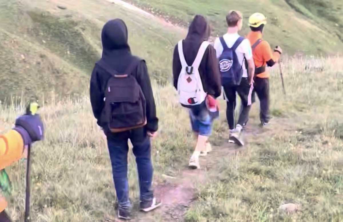 Вовремя не вернулись домой: двух подростков нашли в горах Алматы