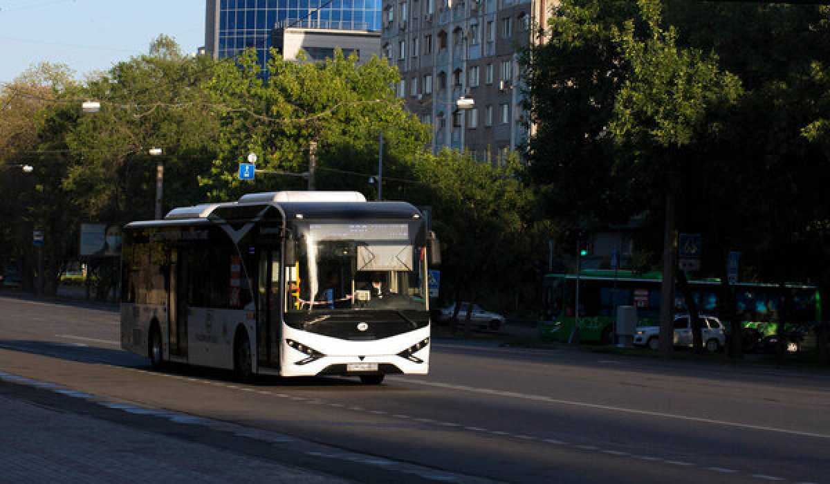 Автобусы массово проверили в Казахстане: выявлены тысячи нарушений