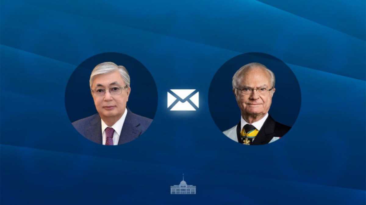 Глава государства поздравил Короля Швеции Карла XVI Густава с Национальным днем