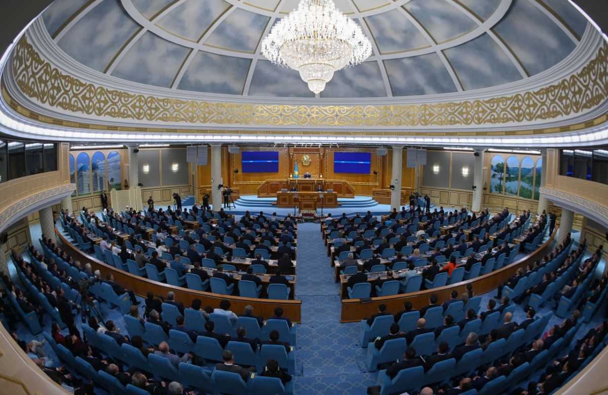 Токаев поддержал присоединение партии AMANAT к «Әділет»