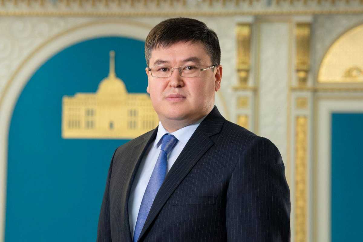 Амирбек Оспанбеков освобождён от должности руководителя представительства Президента в Парламенте РК