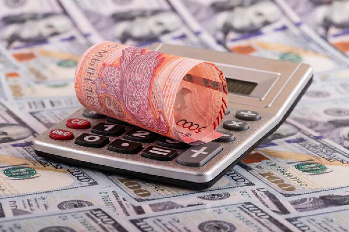 Курс доллара в Казахстане опустился ниже 480 тенге