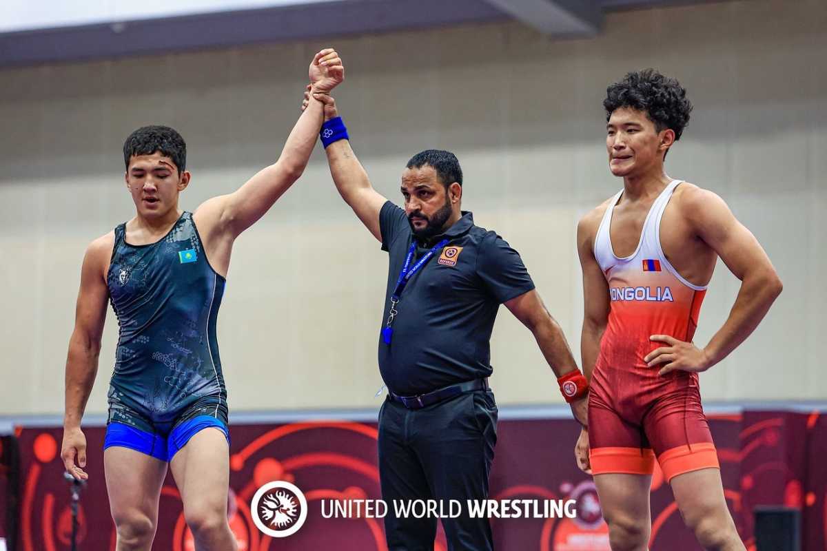 Казахстан завоевал две серебряные медали на чемпионате Азии U20 по греко-римской борьбе
