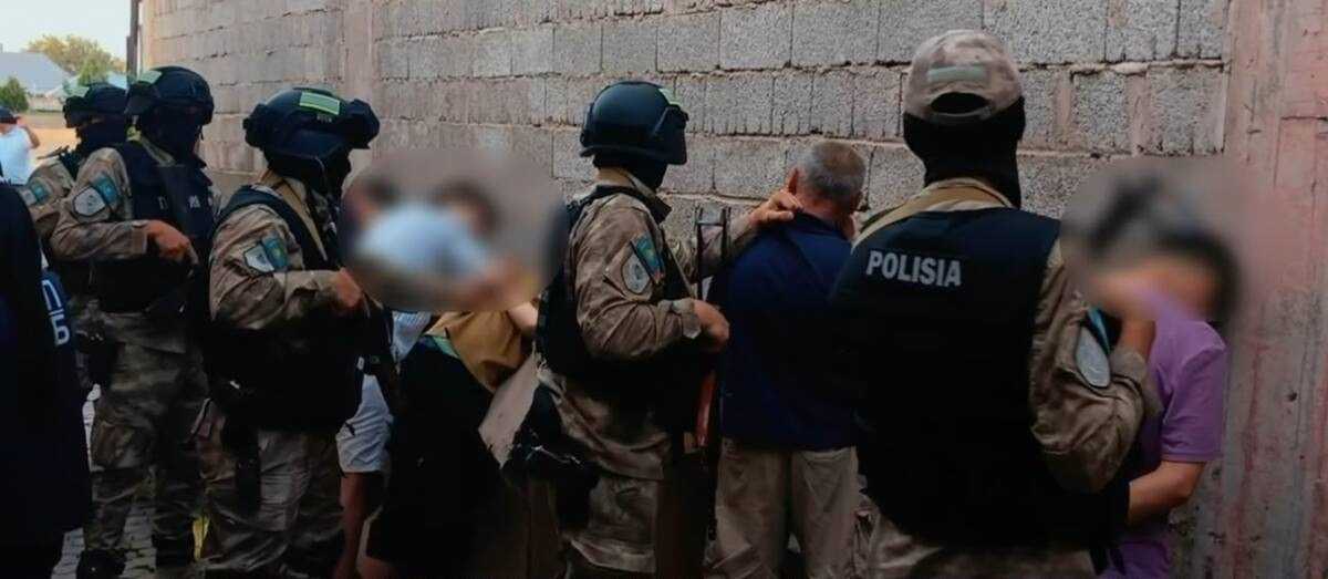 Организатора и участников наркогруппы осудили на длительные сроки в Жамбылской области